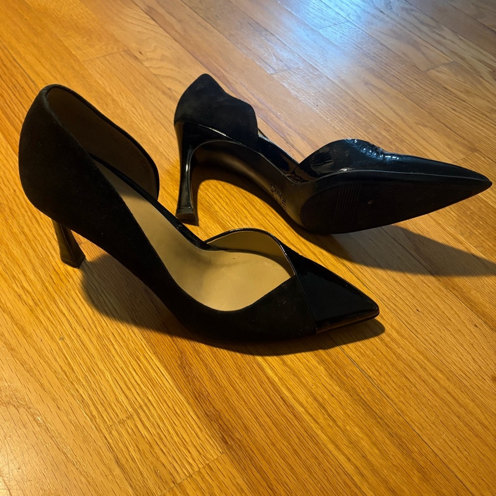 Black pointed toe D’Orsay Naturalizer heels size 8